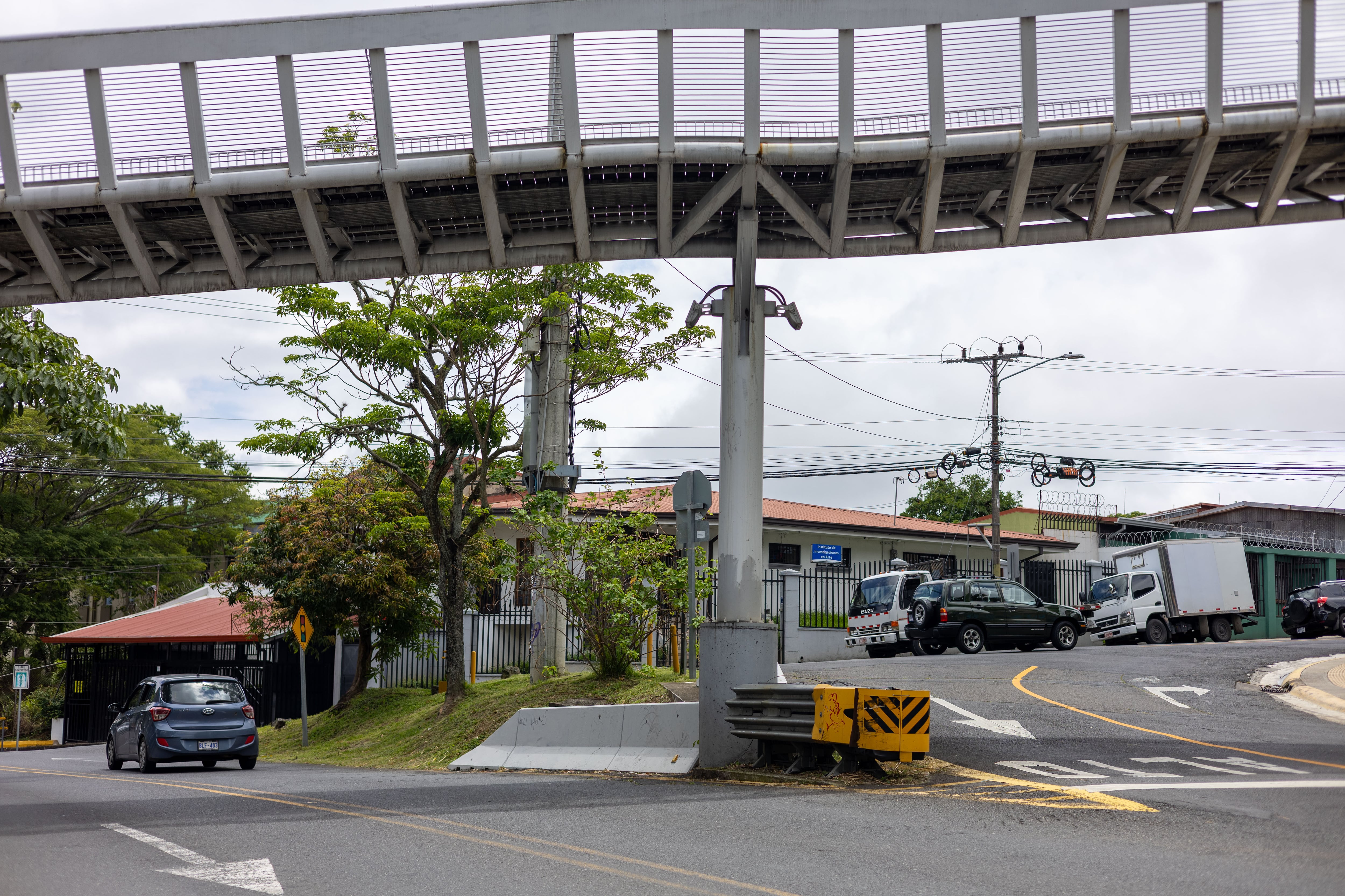 Puente Peatonal UCR