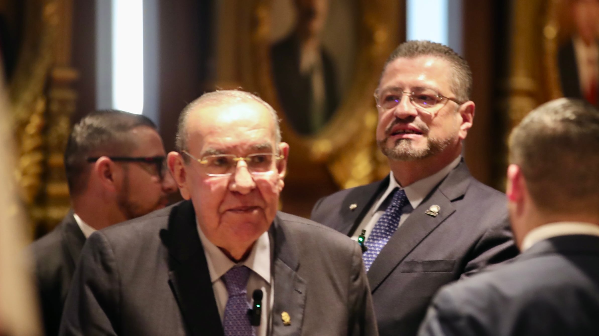 Reunión de supremos poderes para seguridad