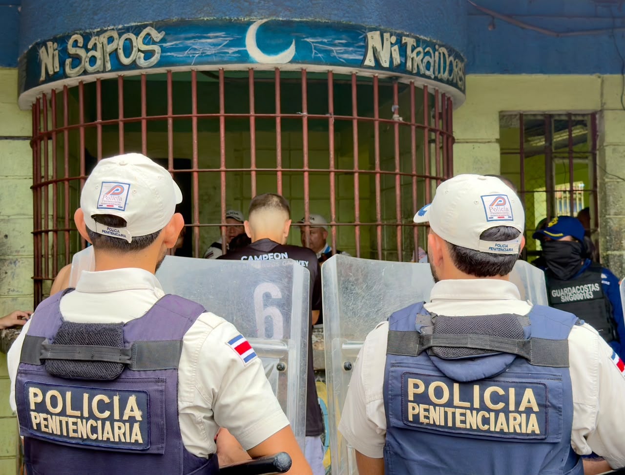 El ministro de Justicia, Gabriel Aguilar Vargas, negó agresiones durante una requisa en La Reforma y aseguró que el operativo permitió decomisar armas punzocortantes.