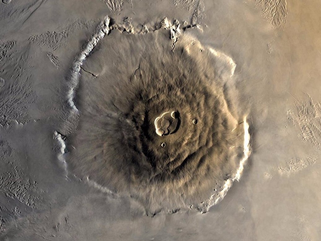 Bienvenidos al volcán más grande del sistema solar: 2,5 veces más alto que el Everest y 600 km de diámetro