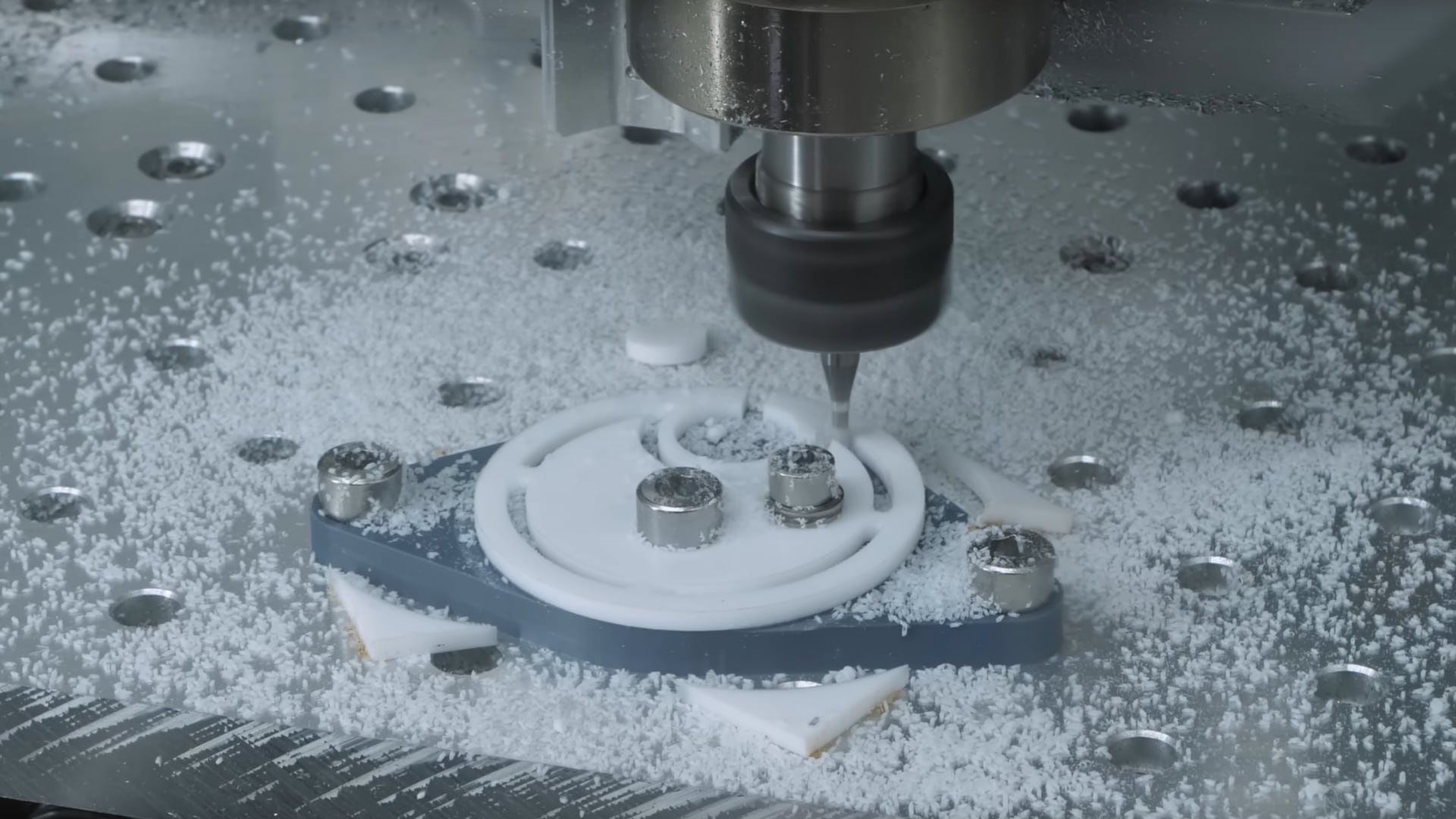 Con piezas impresas en 3D y componentes metálicos, el ingeniero combinó innovación moderna con tecnología del siglo XIX.