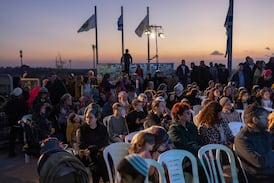 Israelíes entran en Gaza para reclamar una reocupación del territorio palestino