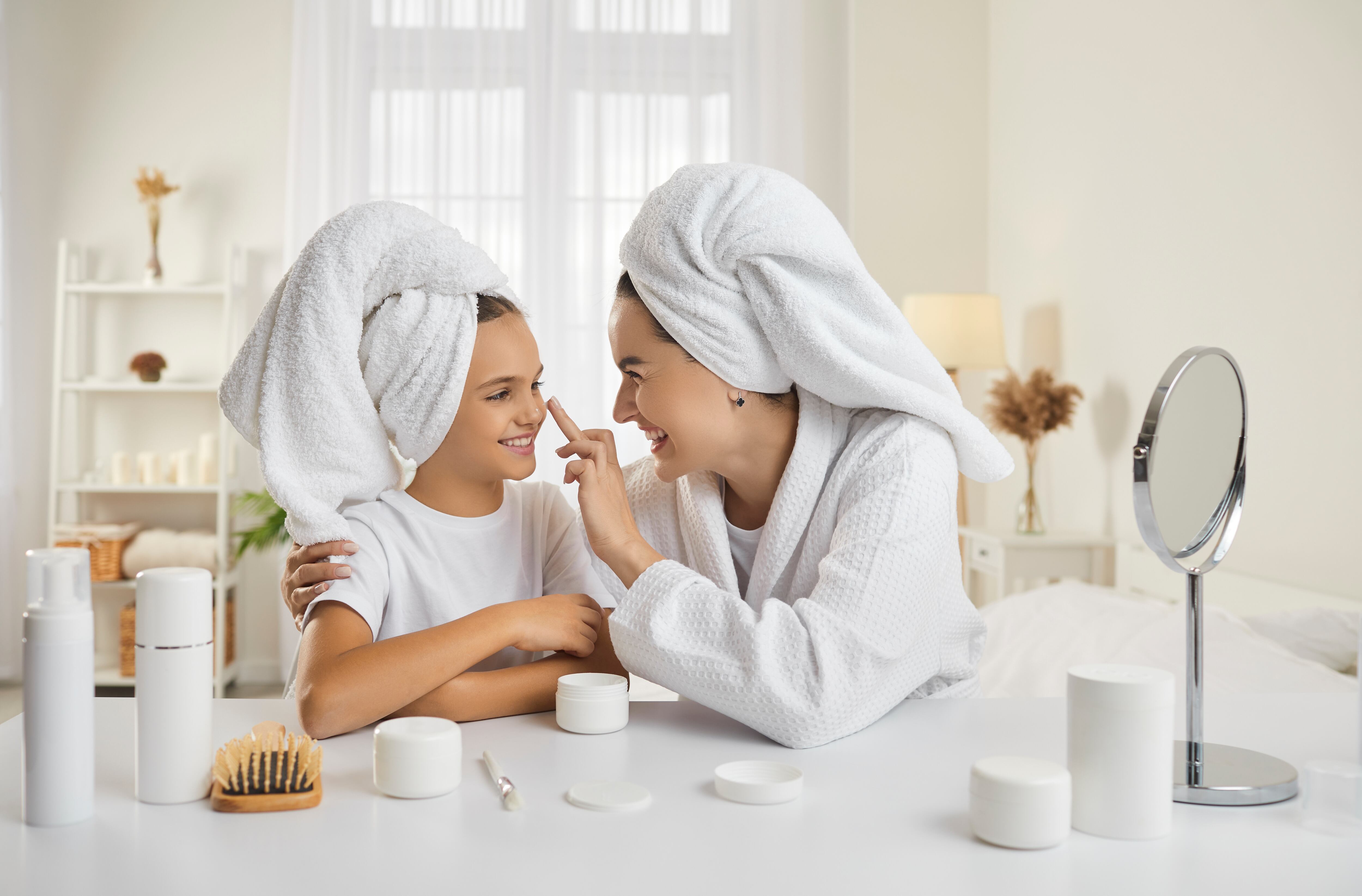 Skincare y maquillaje en adolescentes.