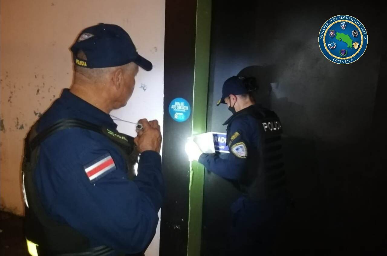 La Fuerza Pública clausuró seis bares por incumplimiento a las medidas sanitarias. Foto: Cortesía del MSP