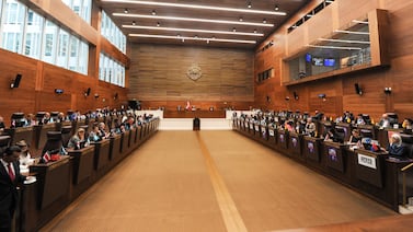 ¿En qué casos puede un diputado perder su curul? Constitucionalistas explican las causales