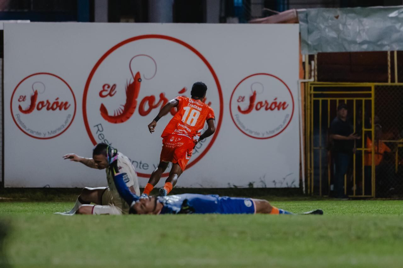 Puntarenas FC derrotó 2-1 al Saprissa.