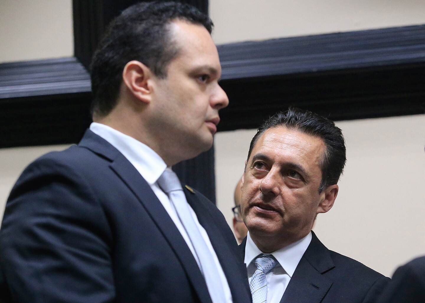 El candidato liberacionista Antonio Álvarez Desanti (derecha) dijo que Gonzalo Ramírez, de Renovación, fue su "mano derecha" en el Congreso.