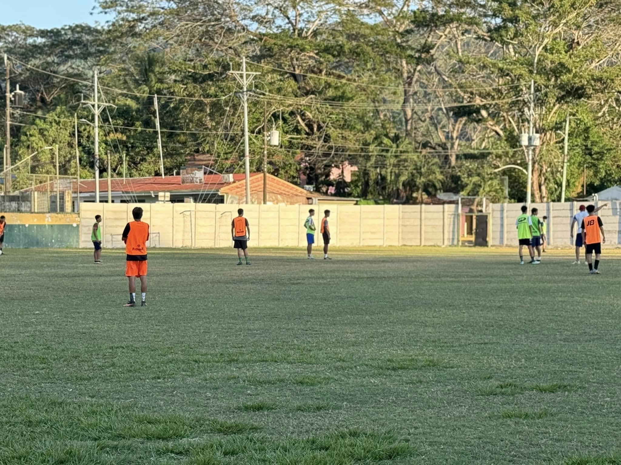 Este es un entrenamiento de San Carlos FC en la temporada 2024 - 2025.