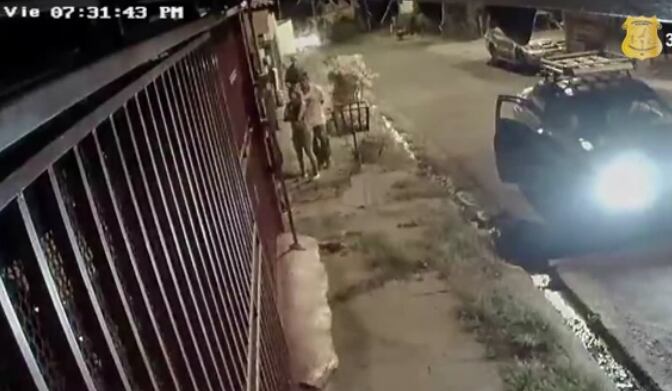 Unas cámaras de seguridad, fueron, por coincidencia, vitales para esclarecer el homicidio de un instalador de cámaras, pues captó a la excompañera de la víctima y sus cómplices. Imagen: OIJ.