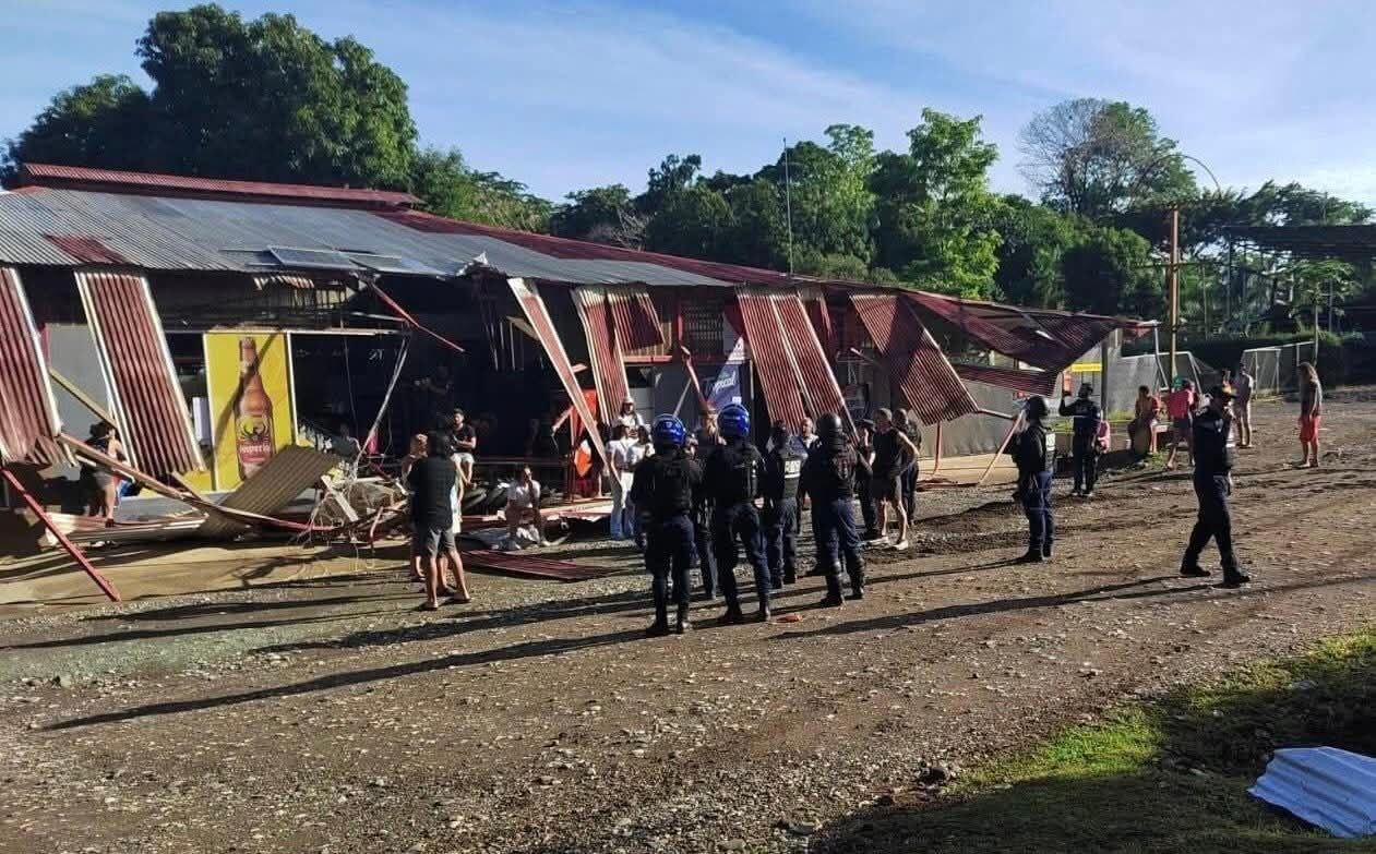 La municipalidad señaló que únicamente tres estructuras fueron demolidas