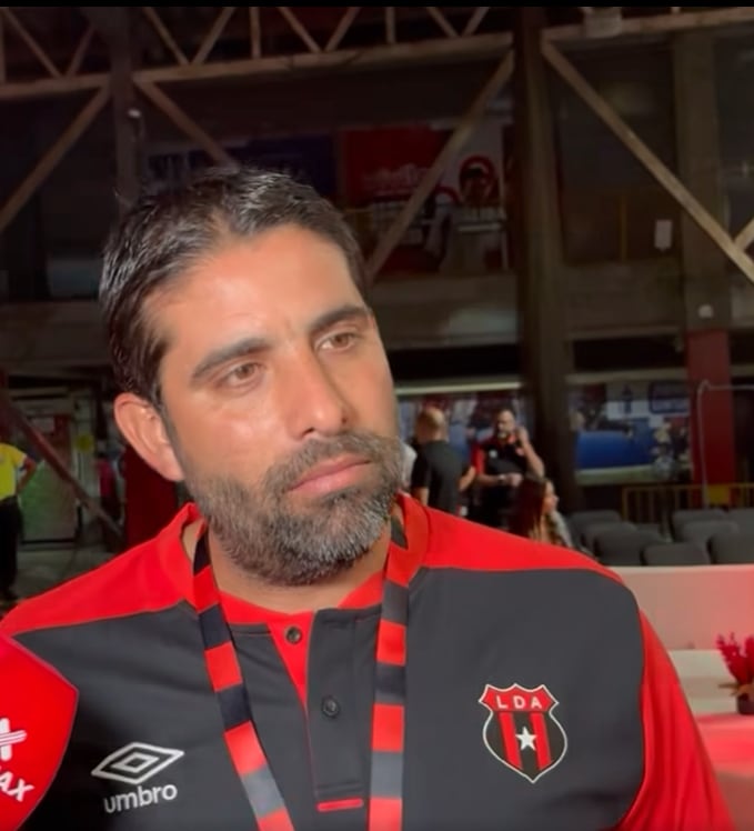 Carlos Vela fue anunciado el 11 de junio como el nuevo gerente deportivo de Liga Deportiva Alajuelense.