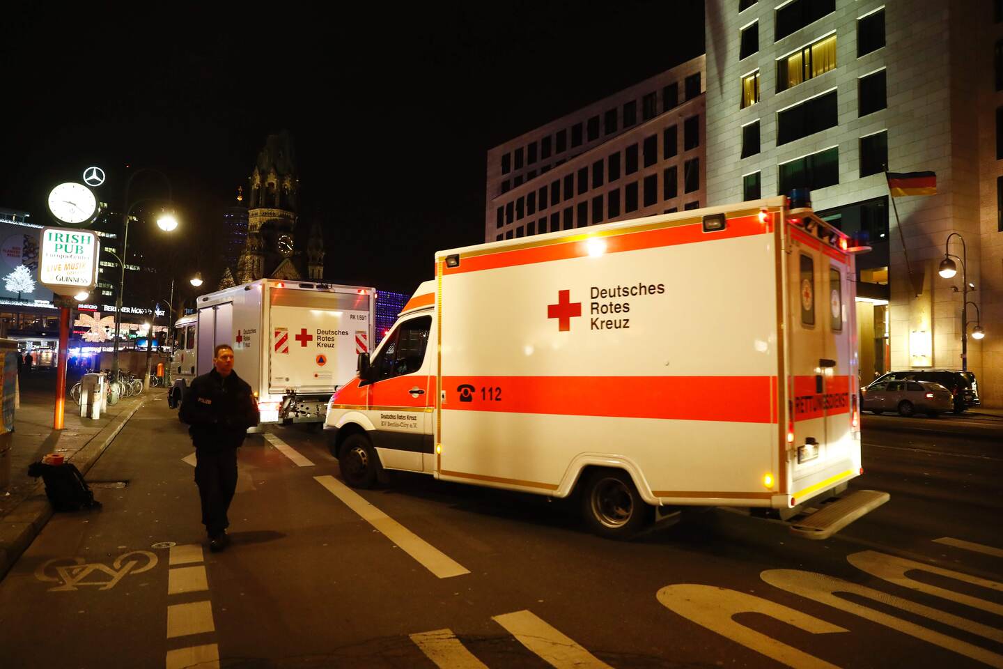 Un camión ingresó a un mercado de Navidad en Berlín matando a nueve personas e hiriendo a al menos 50.