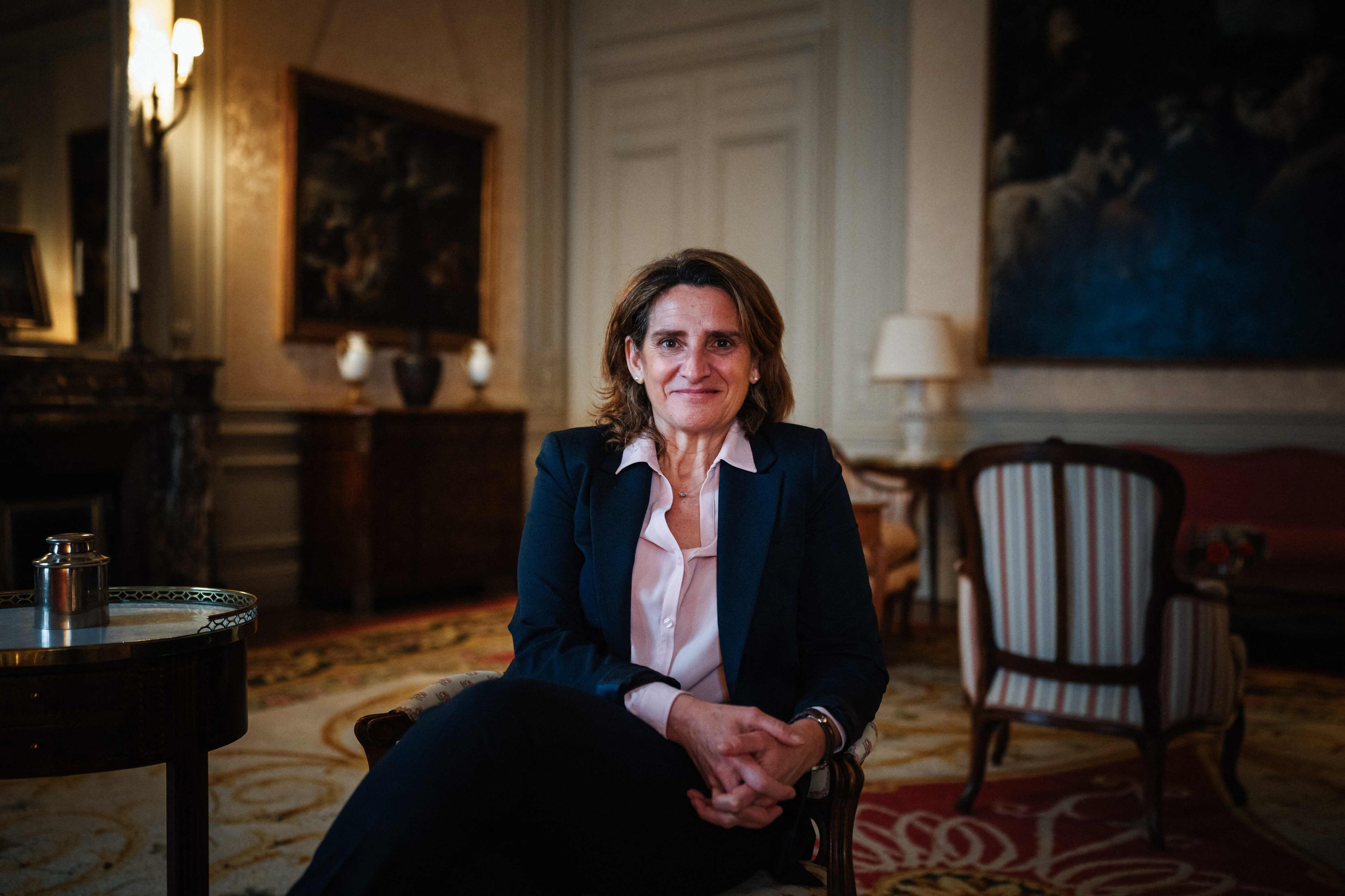 Teresa Ribera, vicepresidenta tercera del Gobierno de España y ministra española para la Transición Ecológica y el Reto Demográfico, tiene también el desafío de frenar el monopolio de publicidad en línea de Google.