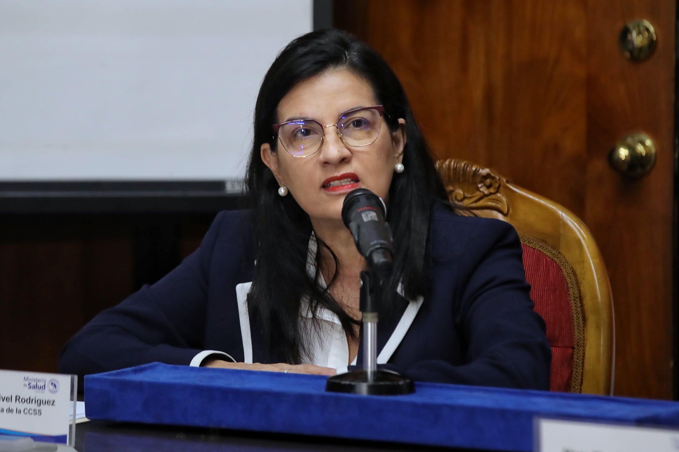 23/08/2023/ Rendición de cuentas sobre orden sanitaria que cerró programa de trasplantes de hígado en el Hospital México / en la fotografía la vicepresidenta y ministra de salud Mary Munive y Marta Eugenia Esquivel presidenta ejecutiva de la CCSS / foto John Durán