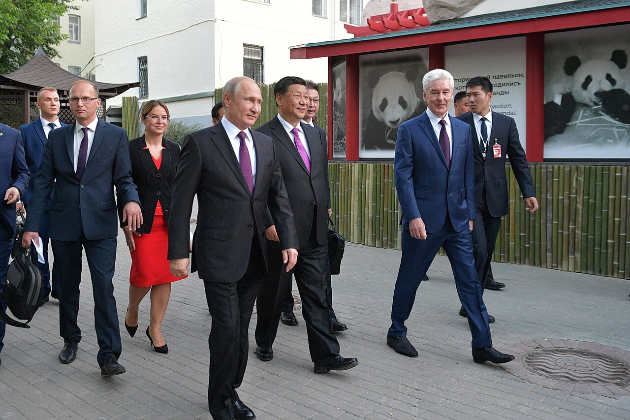 El presidente de China, Xi Jinping, presentó dos pandas al Zoológico de Moscú durante una ceremonia junto al presidente de Rusia, Vladímir Putin, el 5 de junio de 2019.