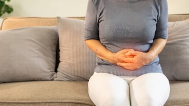 ¿Colon irritable? Los alimentos que ayudan a desinflamarlo y los que conviene evitar