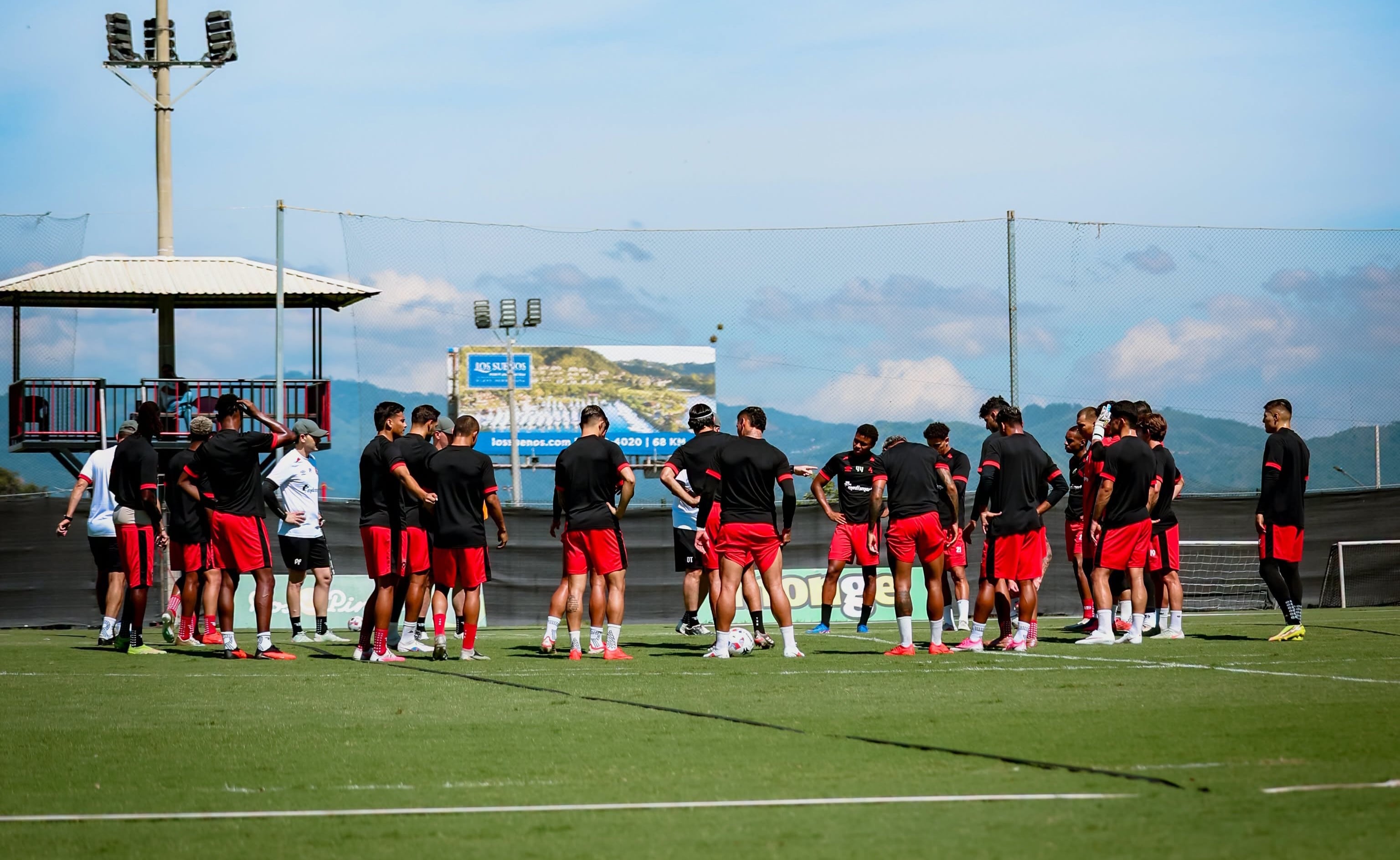Liga Deportiva Alajuelense se llevó un duro golpe al perder el clásico nacional.