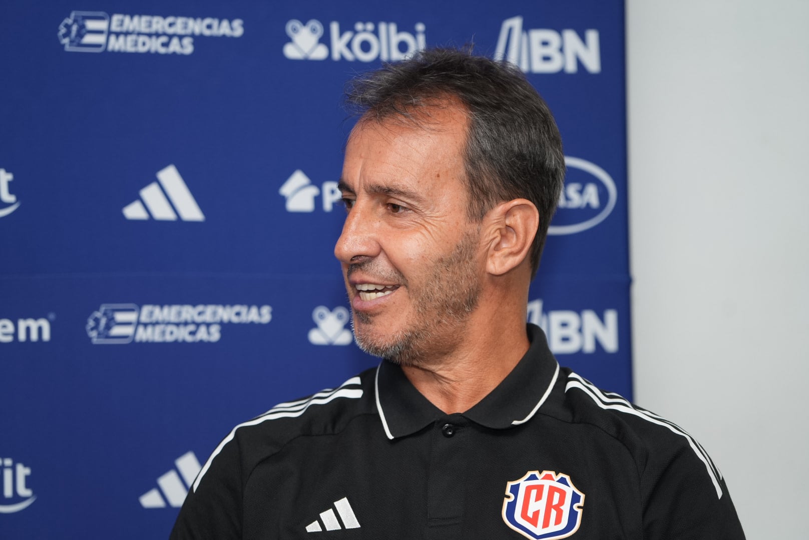 Fotos del entrenador de la Selección de Costa Rica Fernando Batista / foto Lilly Arce