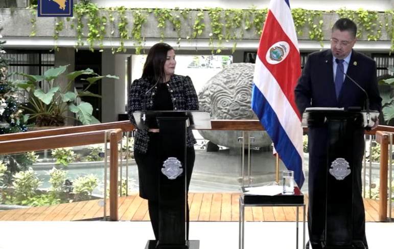 Chaves y Taylor durante la conferencia de prensa de este miércoles