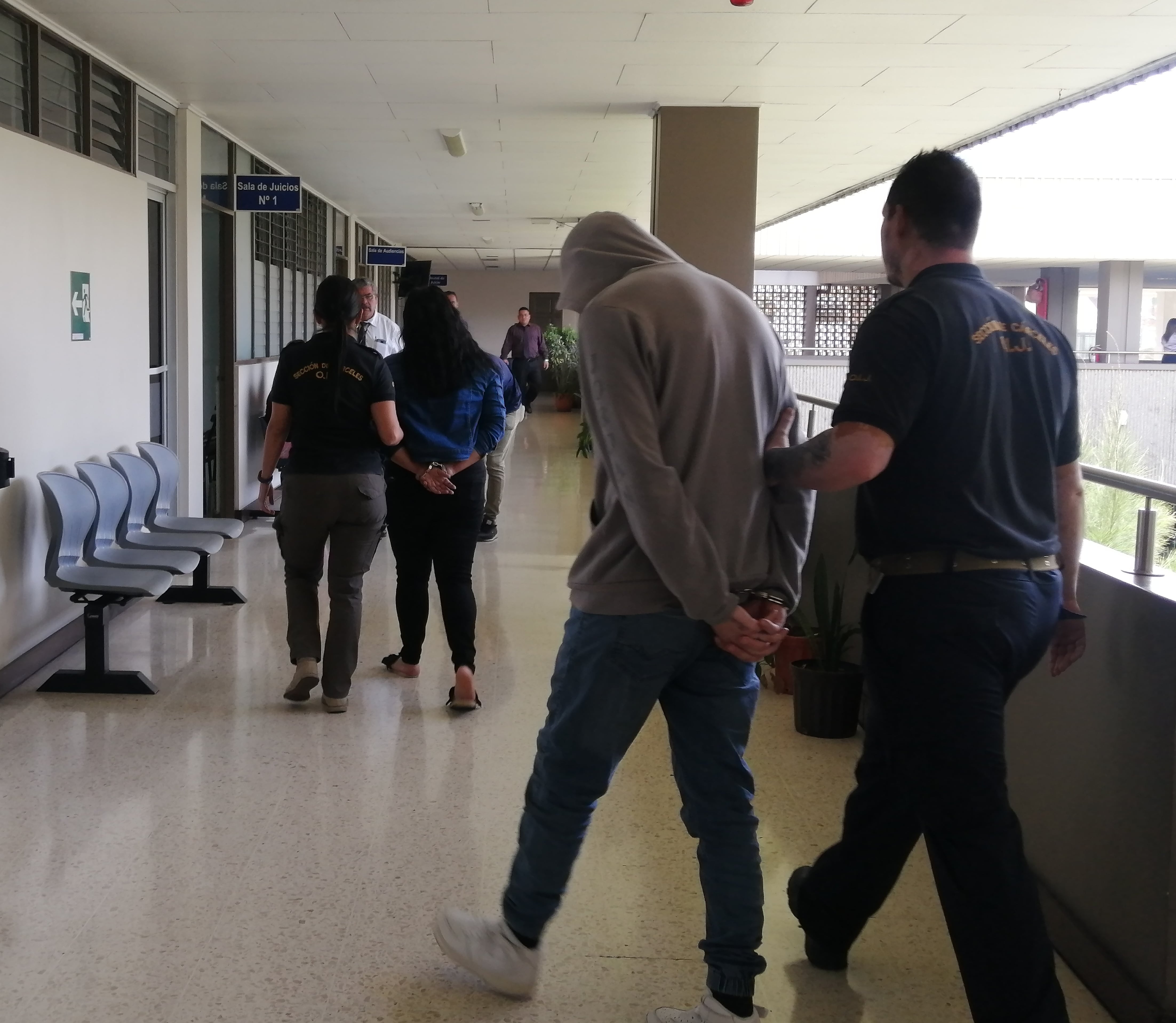 Una mujer de 29 años y su actual pareja, de 23, son sospechosos por la muerte de un menor de dos años, por el Síndrome de Niño Agredido. Este jueves la Fiscalía pidió altas penas por el caso. Foto: Keyna Calderón.