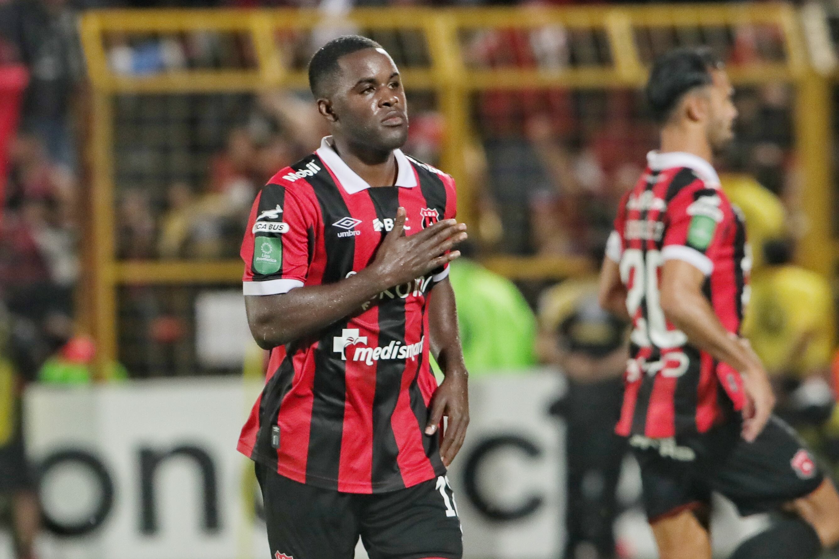 01/11/2023/ Juego entre Liga Deportiva Alajuelense vs Club Sport Herediano por el partido de vuelta de la la copa centroamericana de CONCACAF en el estadio Alejandro Morera Soto  / Foto John Durán