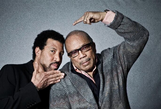 Lionel Richie junto con Quincy Jones.