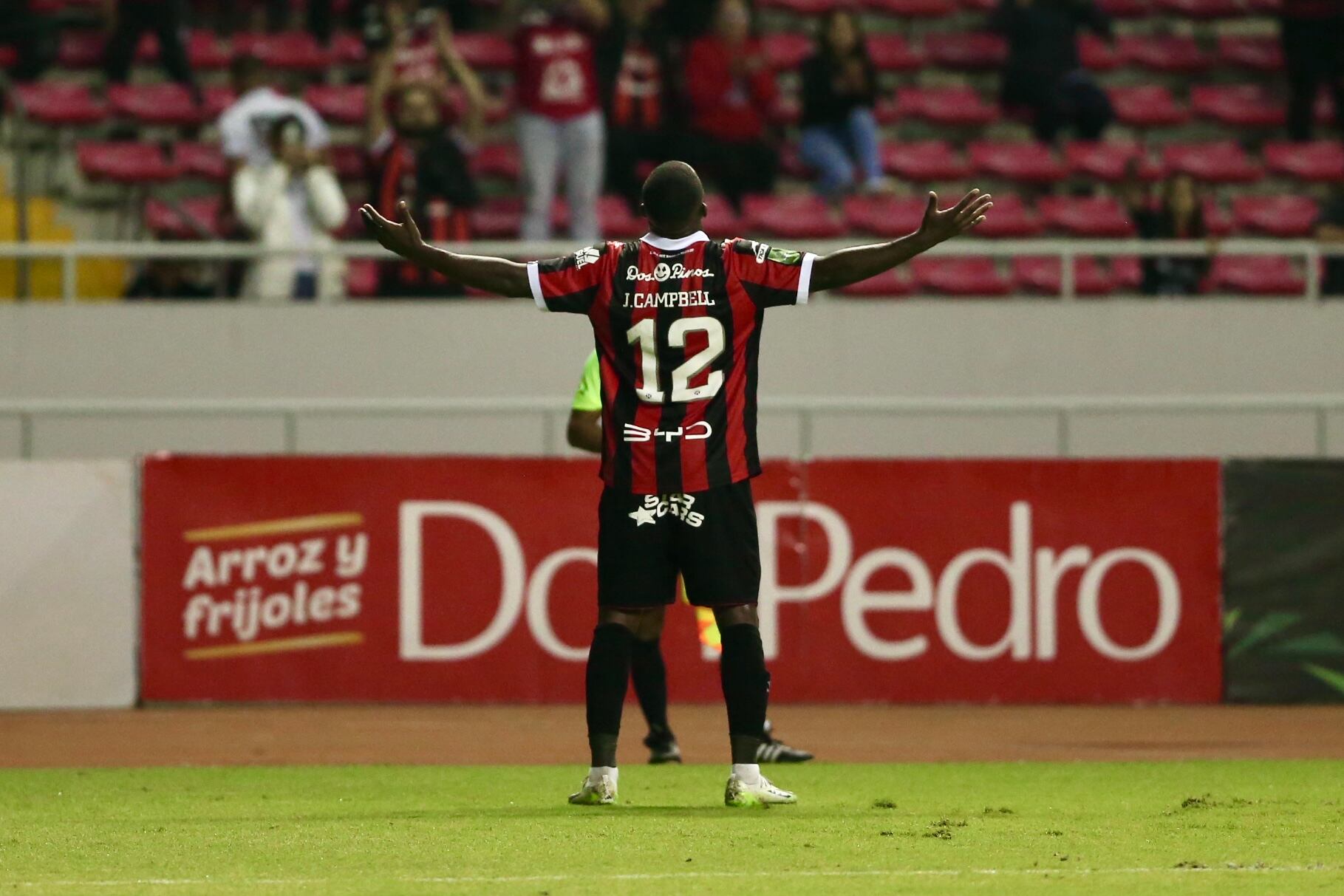 12/01/2024, San Jose, Estadio Nacional, partido de la jornada 1 del torneo de clausura 2024 entre Liga Deportiva Alajuelense y el Sporting FC.