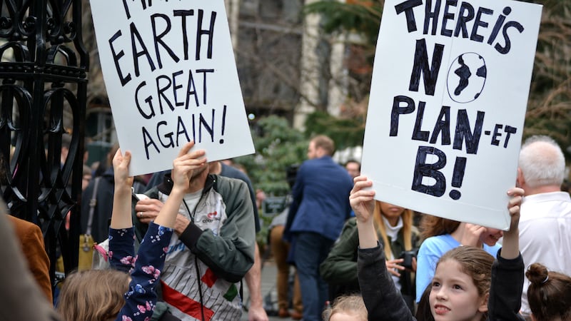 Editorial: Estados Unidos pisa el acelerador… hacia atrás