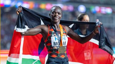 Huérfana corre en París 2024 por amor a su madre, a la que nunca conoció ni siquiera en una foto