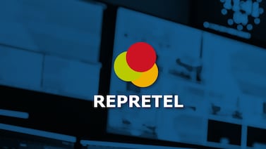 Periodista de Repretel fue captado haciendo algo inesperado en fiesta de la empresa: vea el video