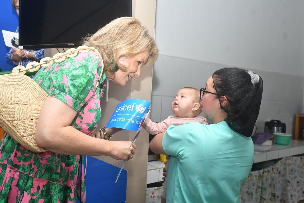 Su alteza Matilde, compartió con niños y personeros del CECUDI y el Centro de Desarrollo Humano La Cometa en Tirrases de Curridabat.
