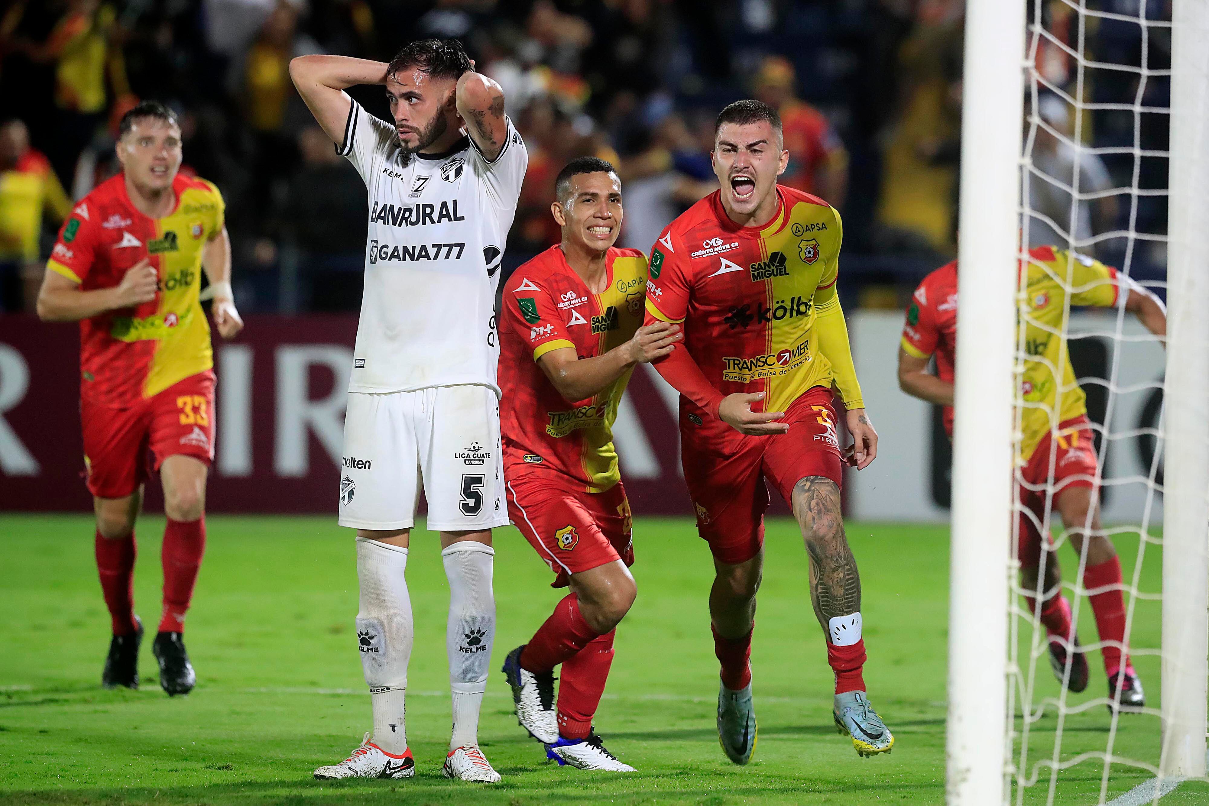 04/10/2023 Estadio Fello Meza, Cartago. El Club Sport Herediano recibió a Comunicaciones, de Guatemala, en partido de vuelta de los cuartos de final de la Copa Centroamericana de CONCACAF.