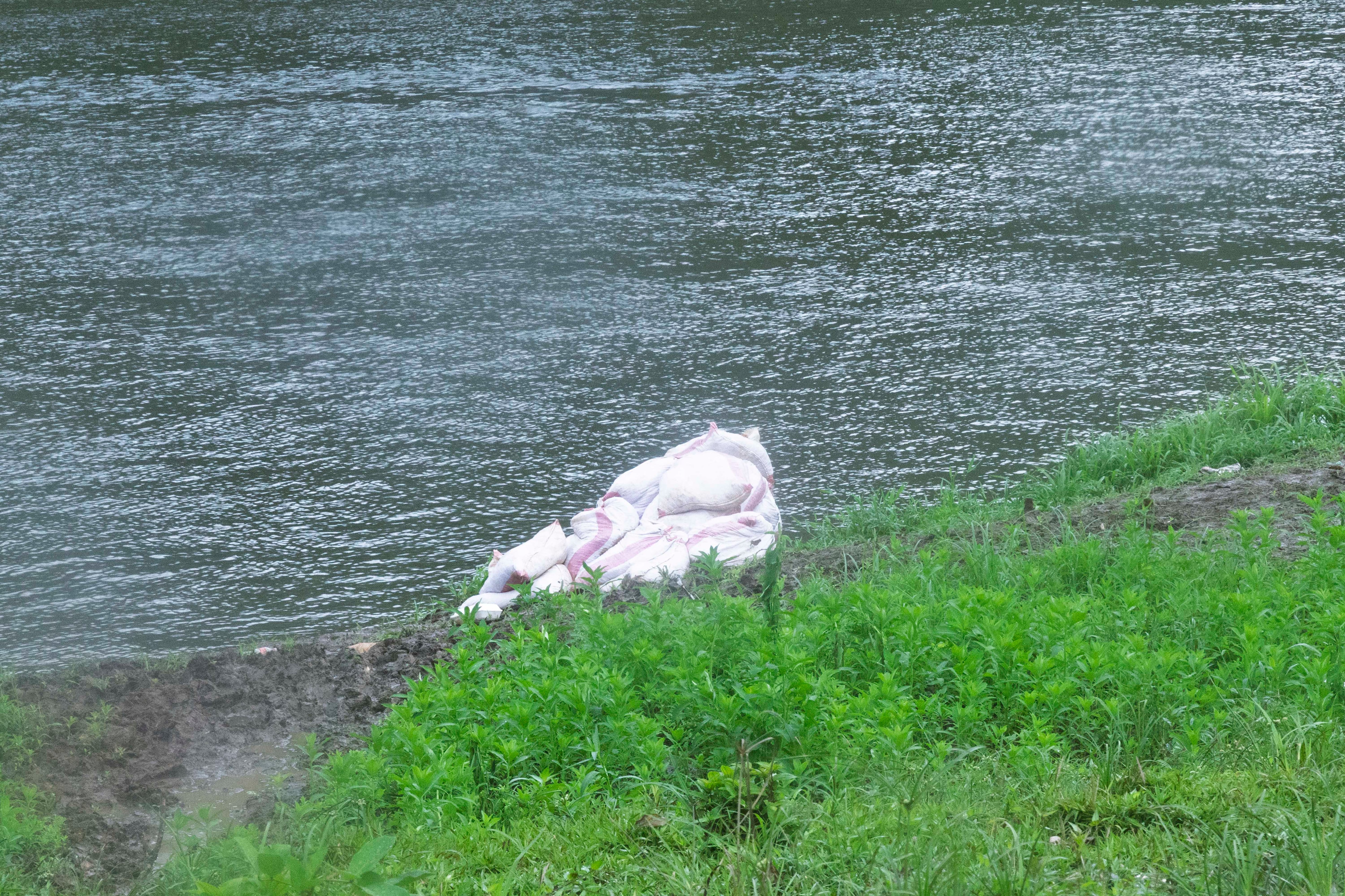 Túneles de extracción ilegal de 20 a 30 metros de profundidad en el cerro Conchudita.