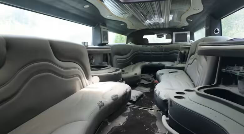 Interior del Hummer H2 Strecht Limo.
