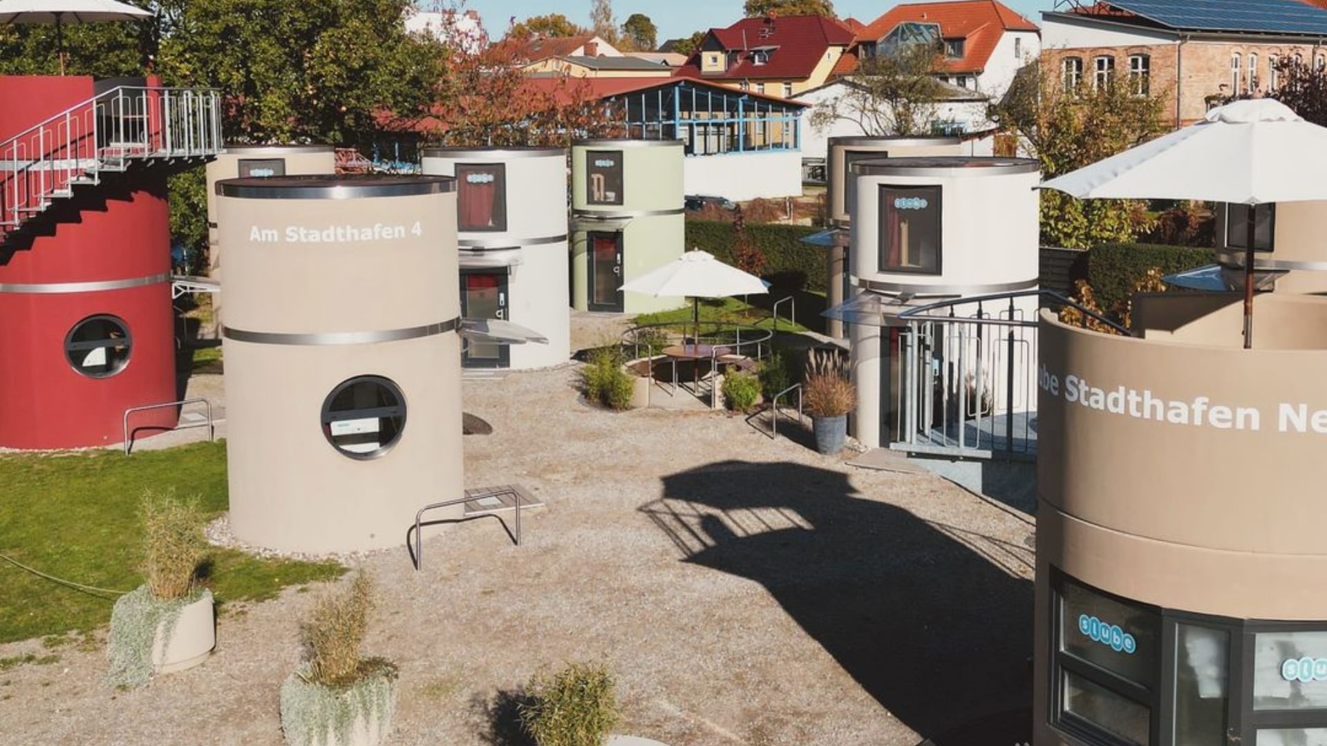 Los Slubes son mini casas en forma de tubos verticales ubicadas en Alemania.