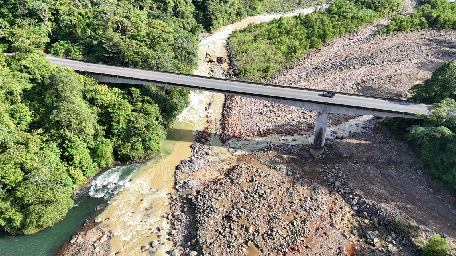 Paso regulado en Ruta 32 por trabajos en puente sobre río Sucio entre el 5 y 9 de mayo. Obras incluyen rehabilitación y nueva carpeta asfáltica.