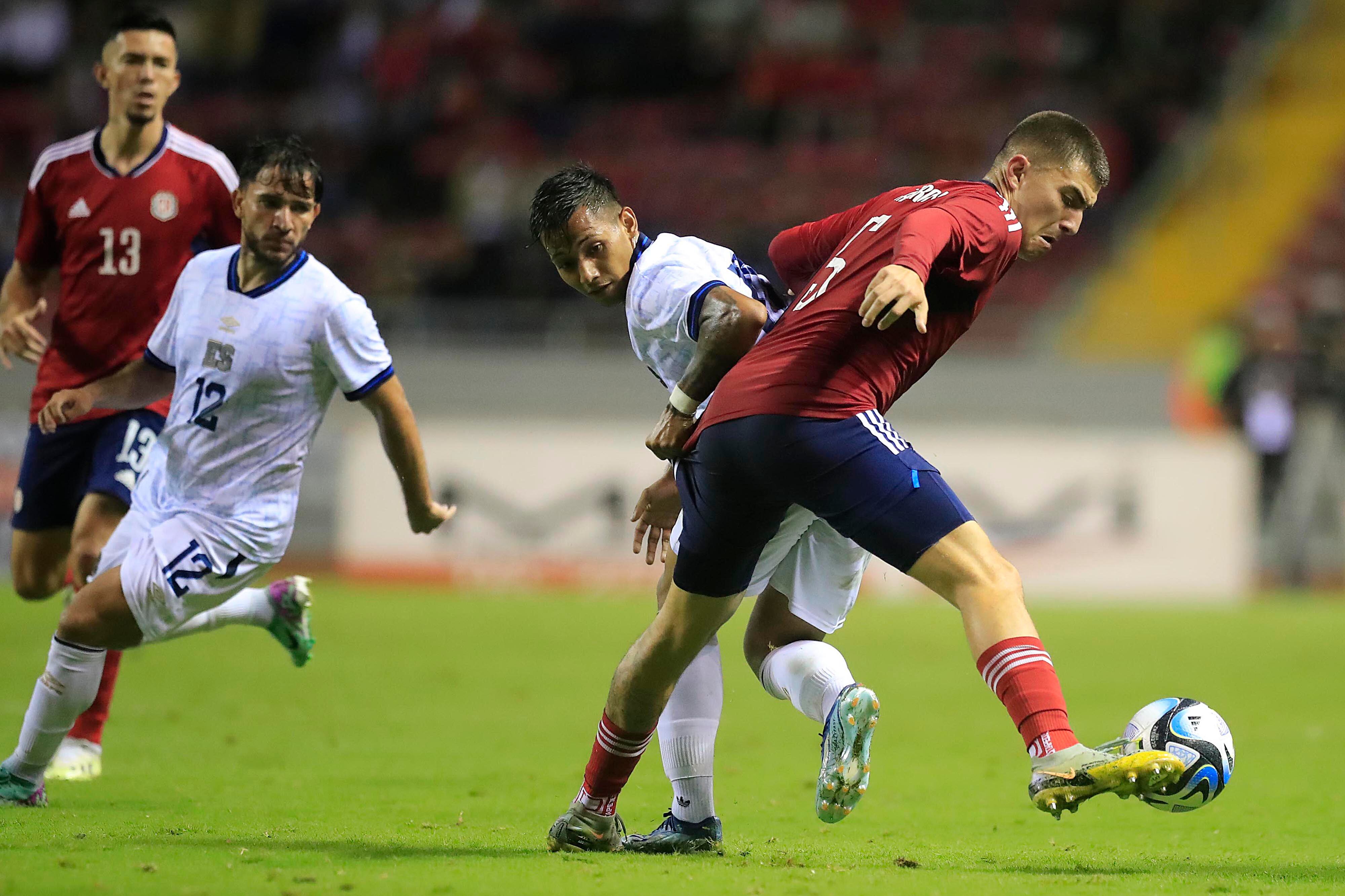 02/02/2024 Estadio Nacional, La Sabana. La Selección Nacional de Costa Rica recibió a su similar de El Salvaldor, en partido amistoso o de fogueo previo al importantísimo juego de La Sele, del próximo mes frente a Honduras, donde se jugará la clasificación a la Copa América. Foto: Rafael Pacheco Granados