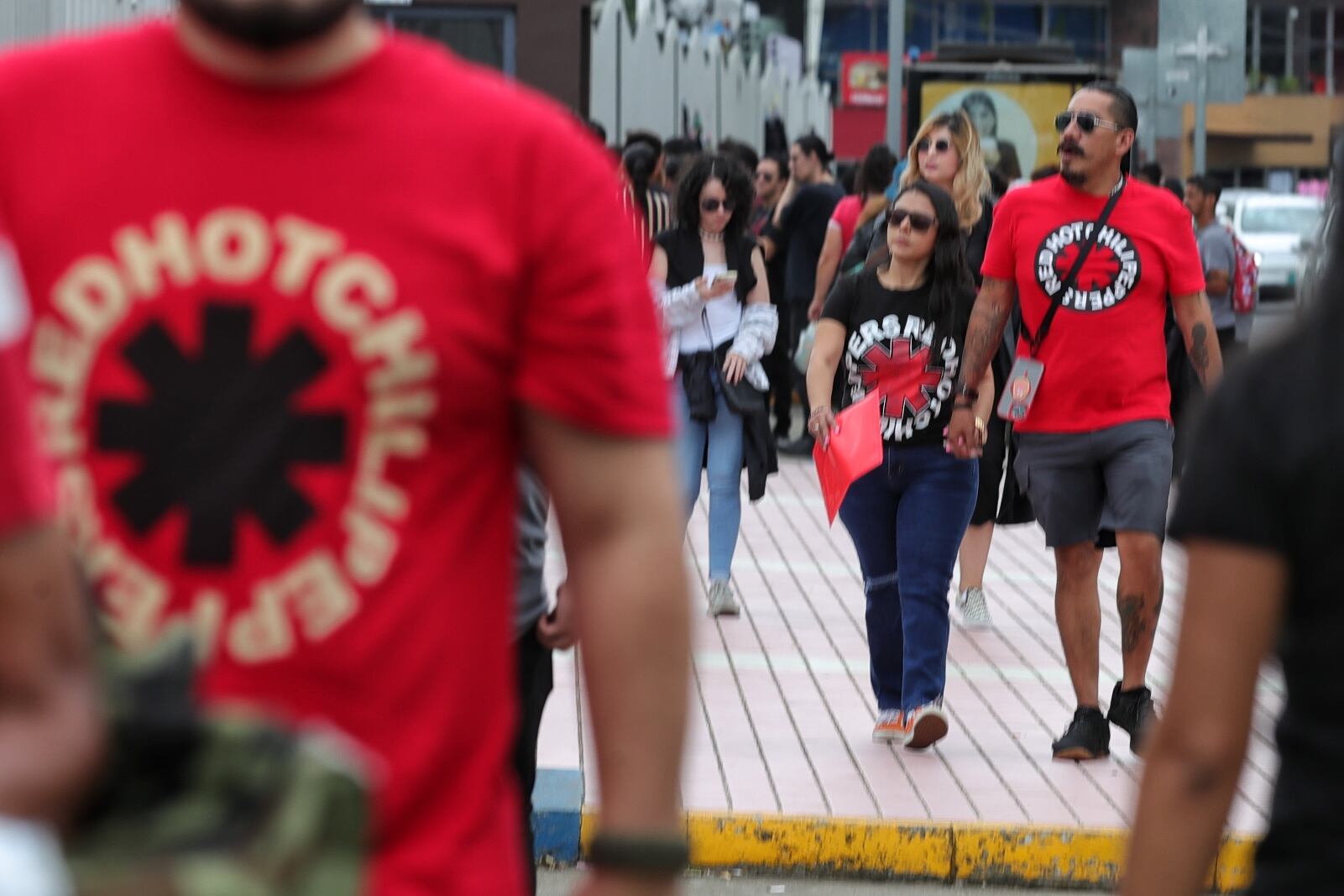 31/10/2023/ Recorrido mañanero previo al concierto de Red Hot Chili Peppers en el estadio Nacional / foto John Durán