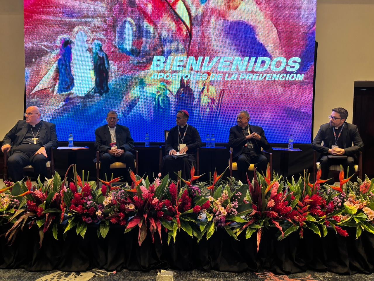 Las palabras inaugurales estuvieron a cargo de los obispos José Manuel Garita Herrera y Javier Román Arias; el nuncio apostólico, Mark Gerard Miles; monseñor José Domingo Ulloa y el sacerdote Daniel Portillo.