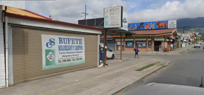 Alias Chanchita ejercía como abogado en Ciudad Neily, Corredores. En el rótulo de su bufete se podía leer el nombre del abogado José Miguel Villalobos, defensor penal del presidente.