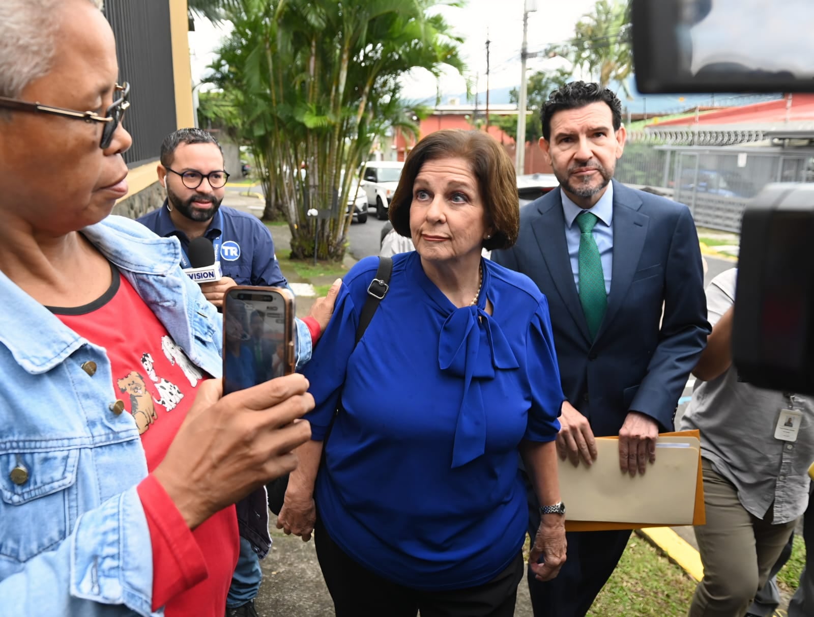 pilar cisneros
