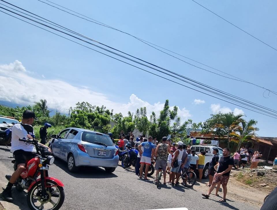 El homicidio al mediodía conmocionó a los turrialbeños, que han visto un crecimiento exponencial de muertes en los últimos años. Foto: Cortesía Turrailba Informada.
