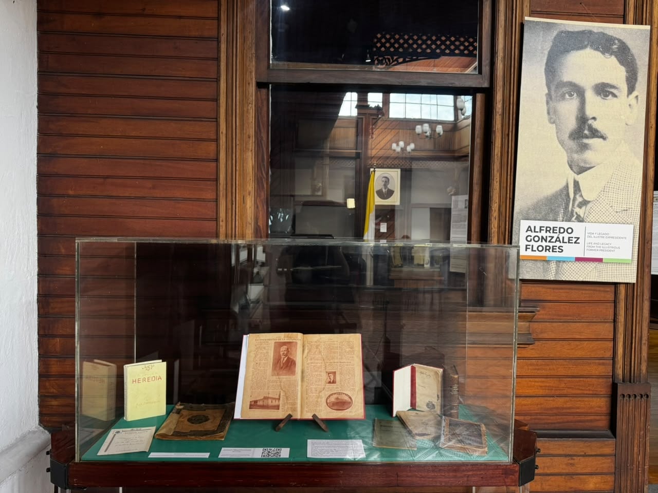 Paginas de Ayer: Vida y Obra de Alfredo Gonzalez Flores