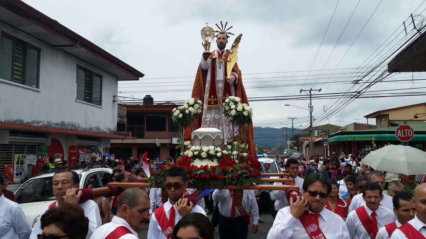 Entrada San Ramon Entre música y oraciones más de 70 imágenes se unen a la 'Entrada de ...