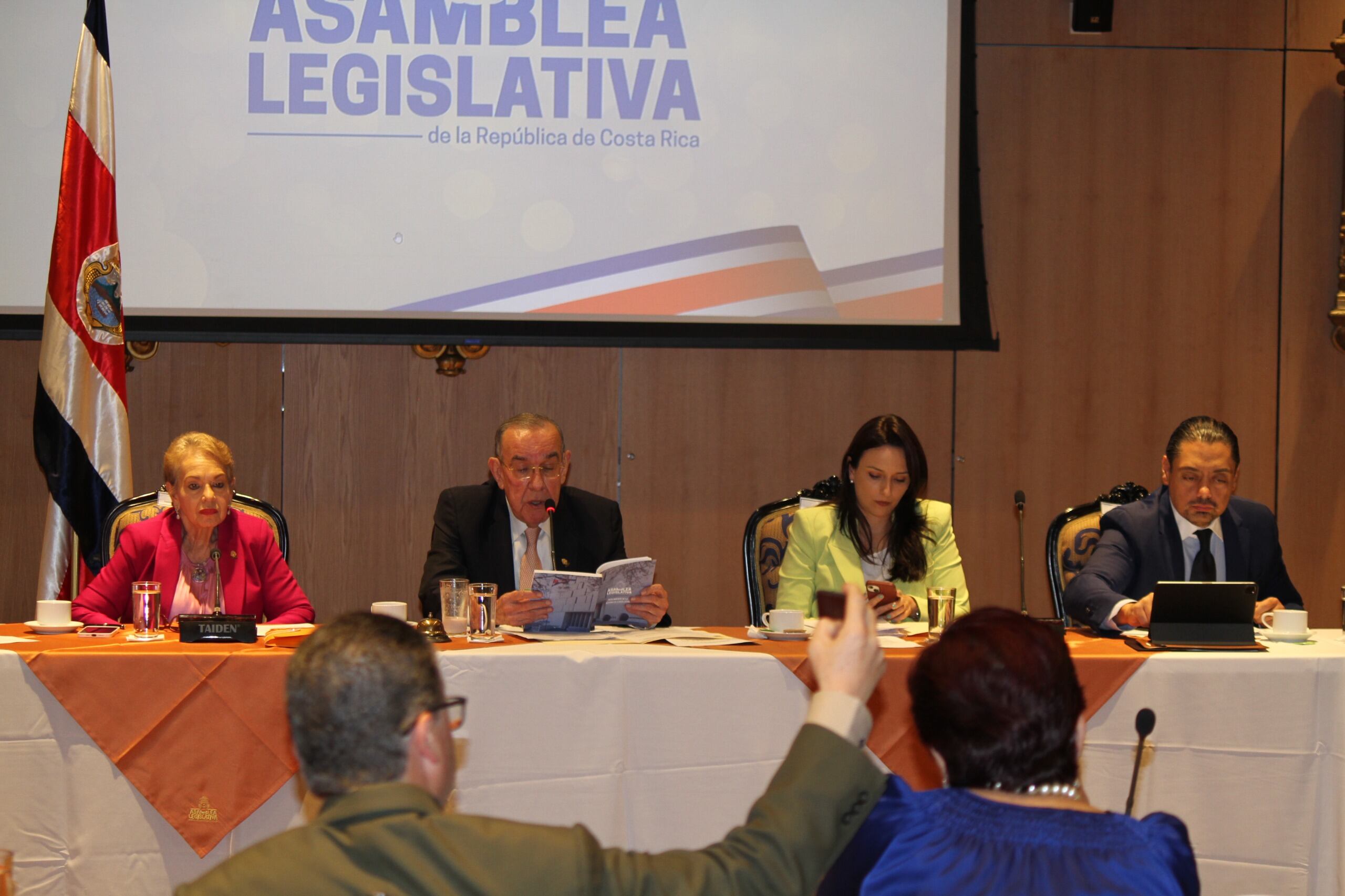 Reunión Asamblea Legislativa Salón de Expresidentes