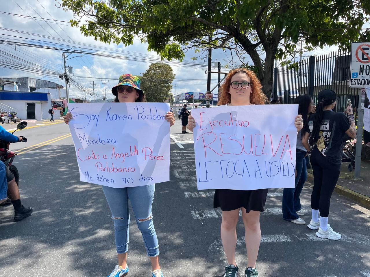 Protesta por licencias de cuido