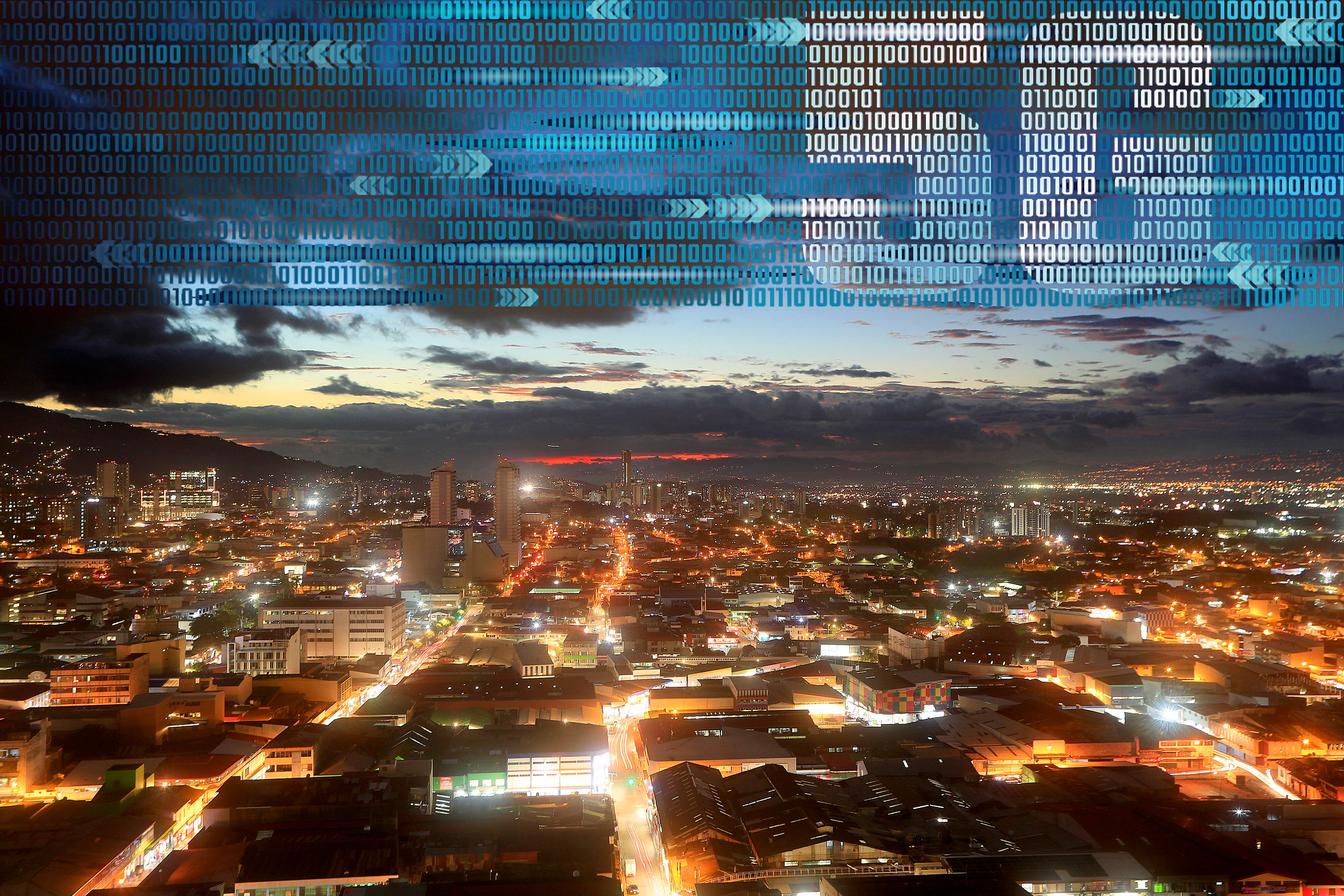 En total, cuatro cooperativas de distribución eléctrica participaron en la puja este 24 de enero por frecuencias para llevar servicios sobre 5G a distintas zonas de Costa Rica. Fotografía: