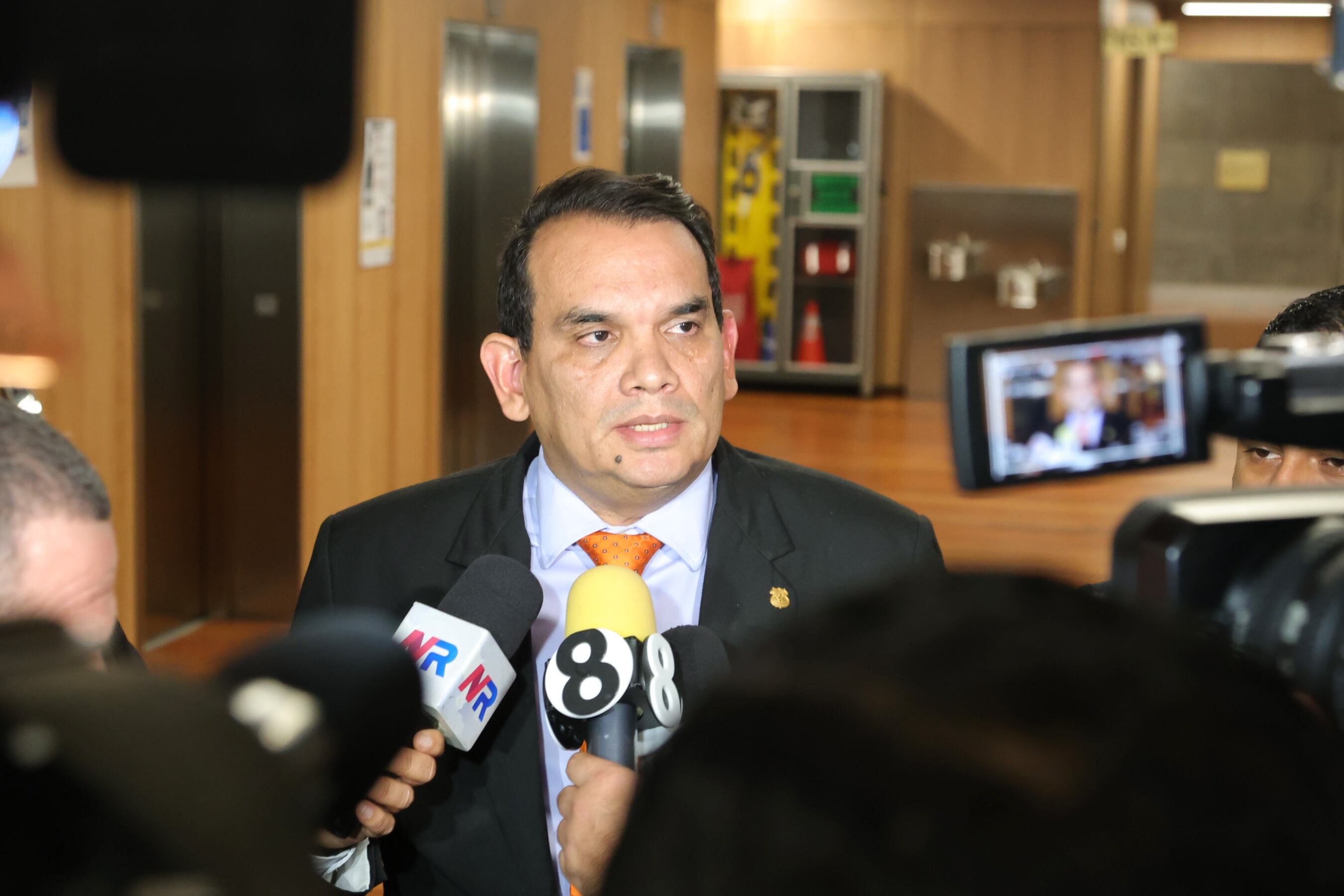 01/07/2025/ llegada del Randall Zúñiga director del OIJ a la asamblea legislativa previo a comisión / foto: John Durán