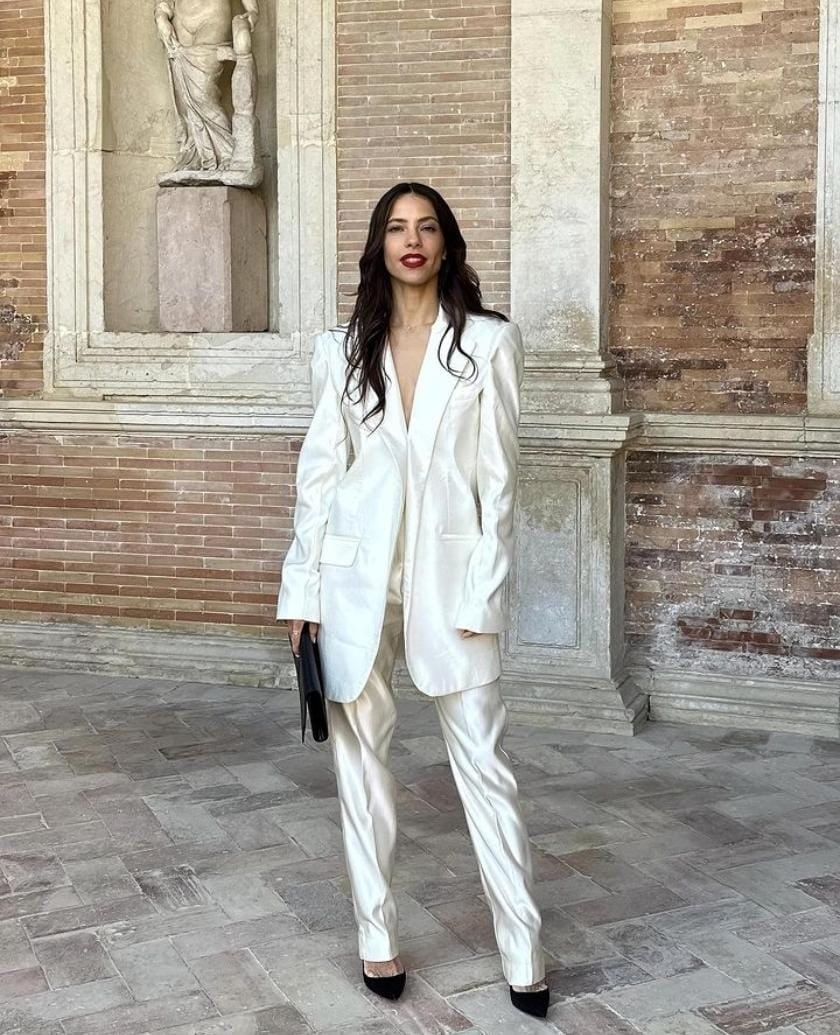 La cantante nacional Debi Nova deslumbra en actividades de los Latín Grammy 2023