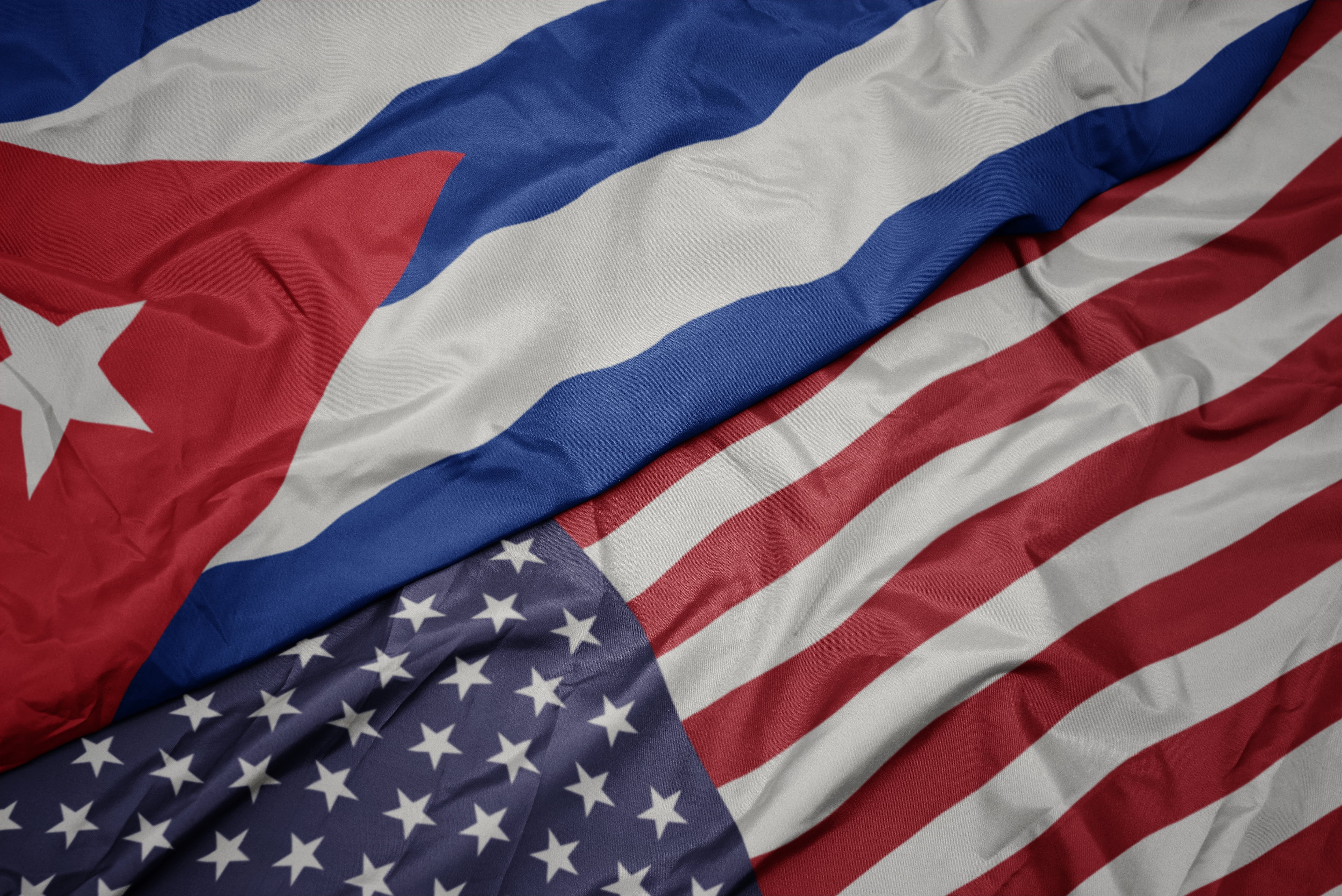 Banderas de Cuba y Estados Unidos